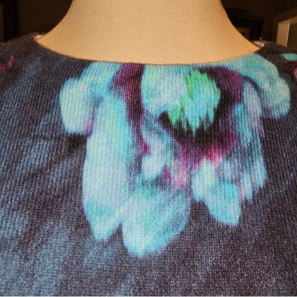 Talbots Petites Pure Cashmere Blue & Black Floral Lightweight Sweater Size MP - Picture 6 of 11